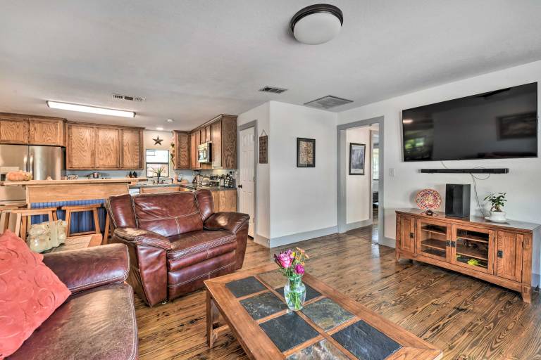 Spacious Glen Rose Home on Paluxy Riverfront — photo 4