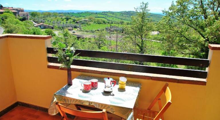 Nice rental apartment with terrace & yard | Pet-friendly — photo 2