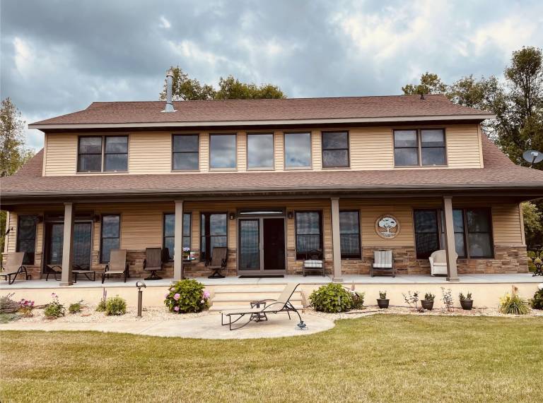 House Cedar River