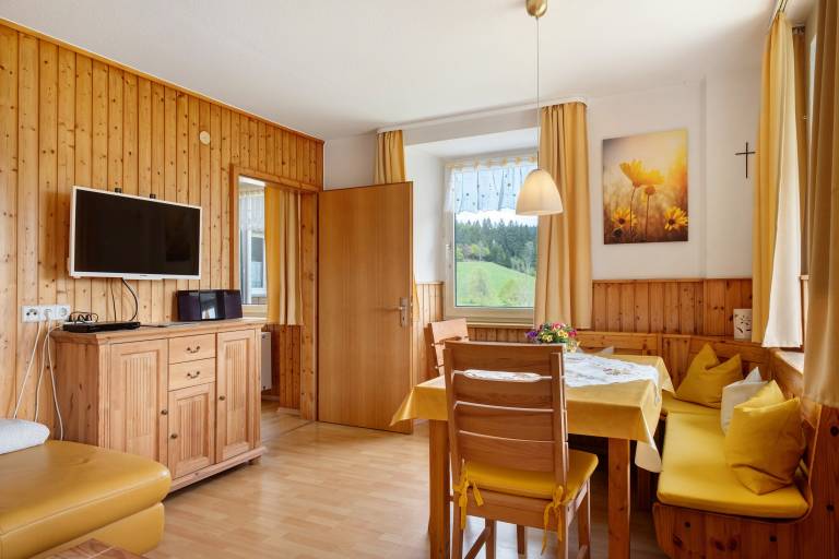 Apartment with barbeque, yard & terrace | Garden view — photo 4