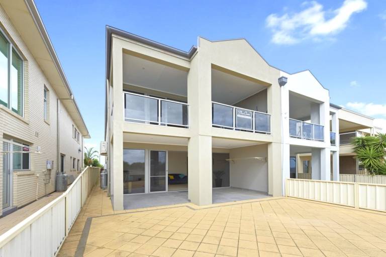 House  Port Hughes