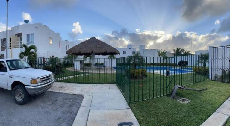 House with pool | Pets are welcome — photo 5