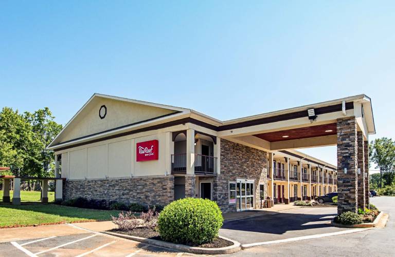 Red Roof Inn & Suites Greenwood, SC in Greenwood, SC