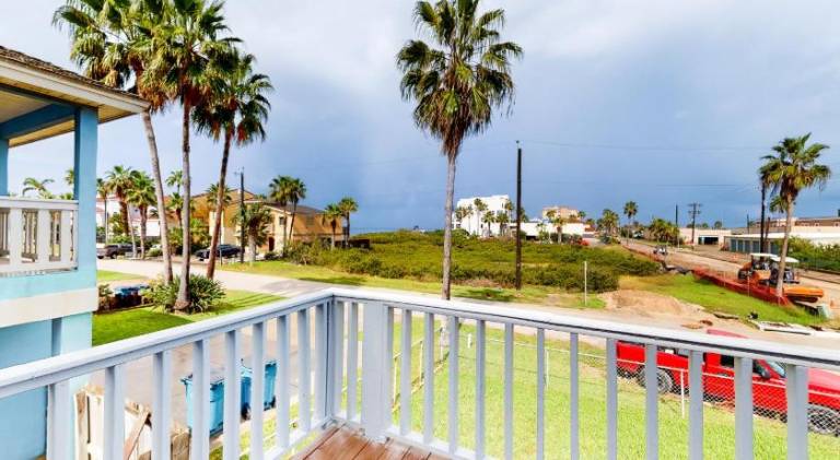 House with barbecue & private pool | Pets allowed — photo 5