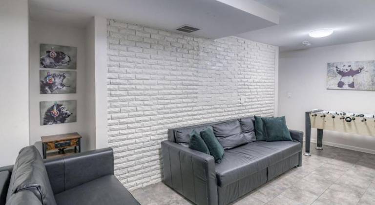 Gorgeous Duplex with parking by JSQ — photo 4