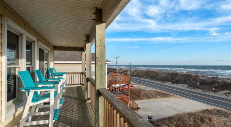 Vacation home with hot tub — photo 4