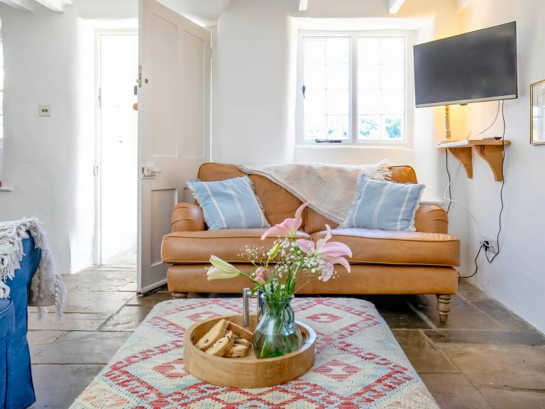 Family-friendly nice cottage with yard & barbeque | Sea view | Close to the beach | Pets are welcome — photo 5
