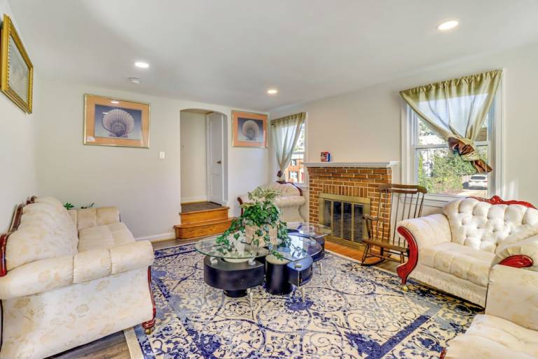 Cottage  Rockville
