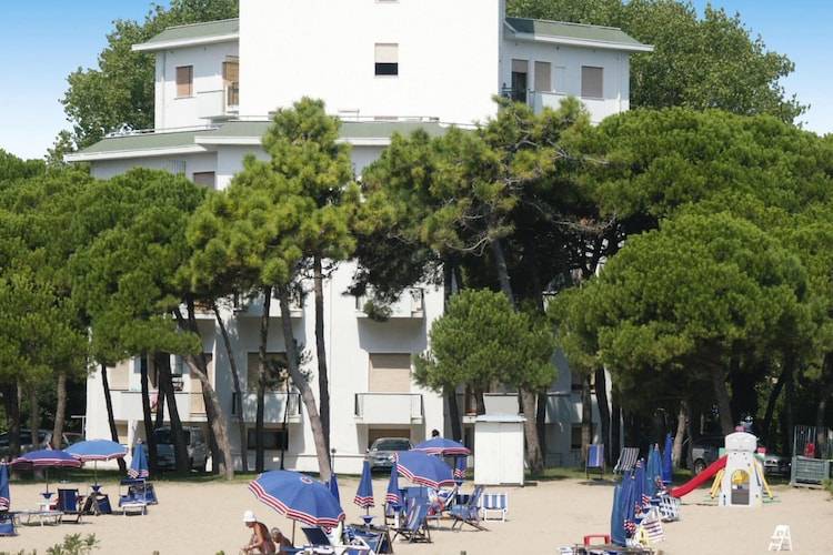 Apartment with patio, pool & garden | Sea view — photo 2