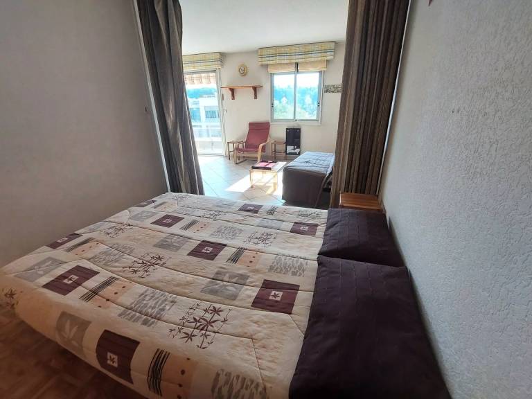 Residence Le Comte Vert - In an annimated neighborhood, studio near the train station! — photo 2