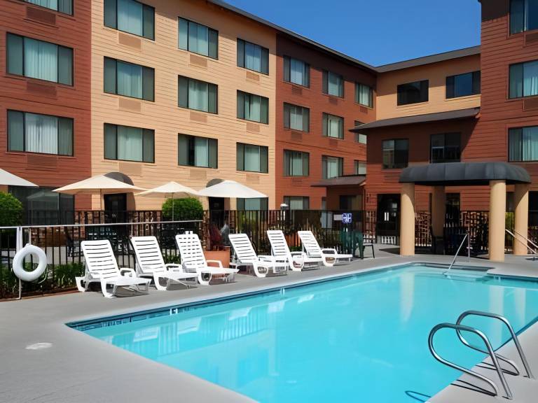 Oxford Suites Chico in Chico, CA