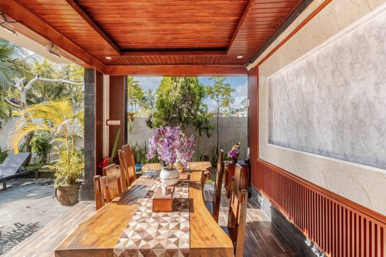 Villa with terrace, pool & garden — photo 4