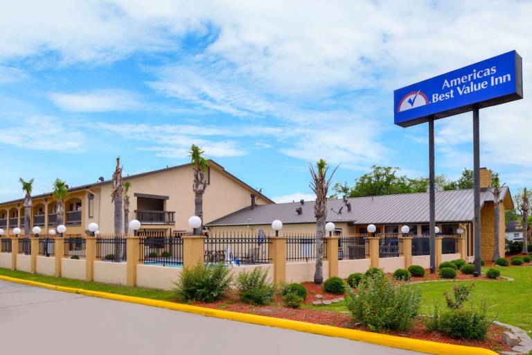Motel  West Columbia