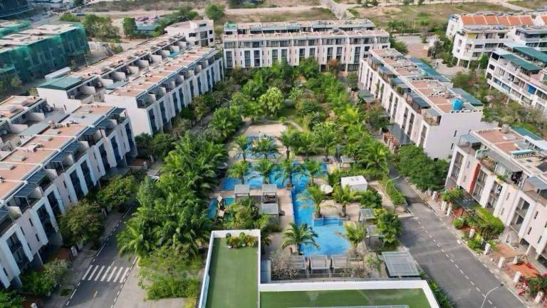 Villa with BBQ, pool & yard | Water view | Good for workation | Pets allowed — photo 4