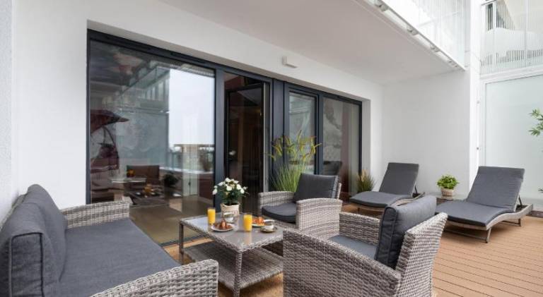 Serviced apartment with yard, terrace & sauna — photo 5