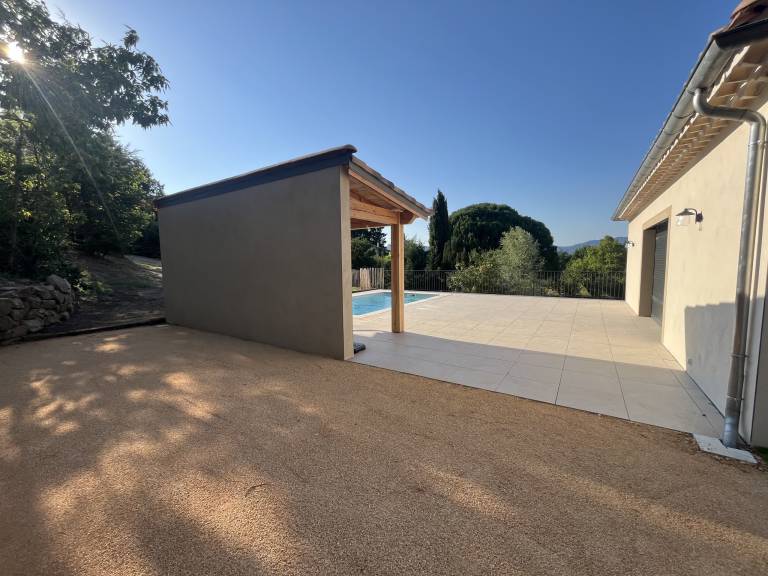 House with yard, barbecue & patio — photo 5