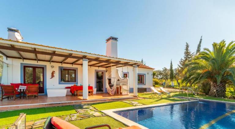 Villa with private pool, patio & BBQ — photo 2