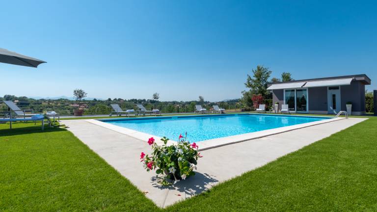 Villa with garden, private pool & barbecue | Pool view | Good for workation — photo 3