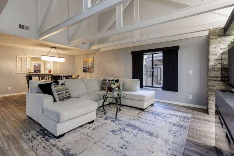 573 Queen's Grant: 3BR Villa, Free Bikes, Pool, Walk to Beach Pet Friendly — photo 4