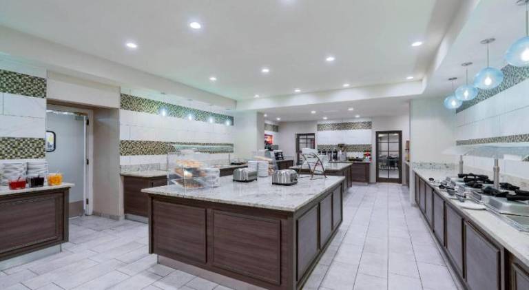 La Quinta Inn & Suites by Wyndham Glenwood Springs — photo 4