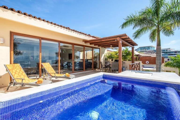 Villa La Cruz de Huanacaxtle