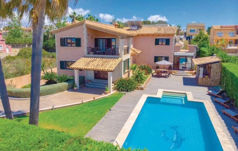 420 m&sup2; Villa