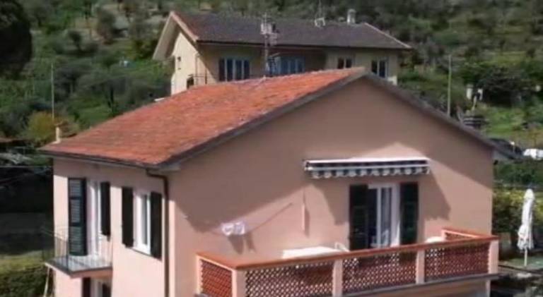 Vacation home with 2 rooms for 5 persons in Lavagna