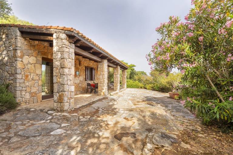 Cottage with pool, terrace & grill in Alghero