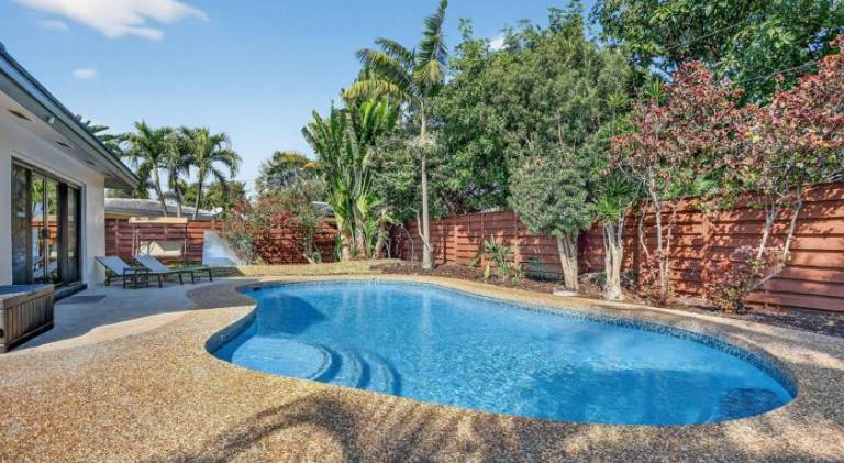 House with pool | Perfect for remote work in Pompano Beach, FL