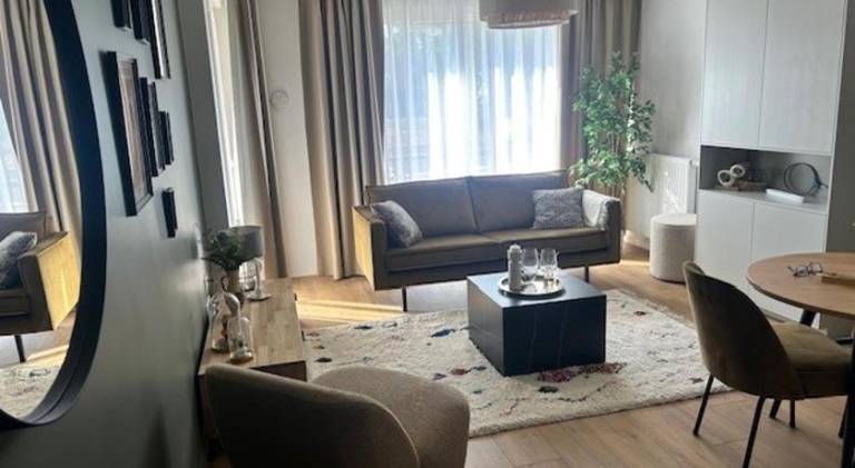 Serviced apartment with pool — photo 2