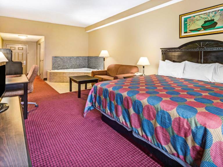 Days Inn & Suites by Wyndham Jeffersonville IN — photo 2