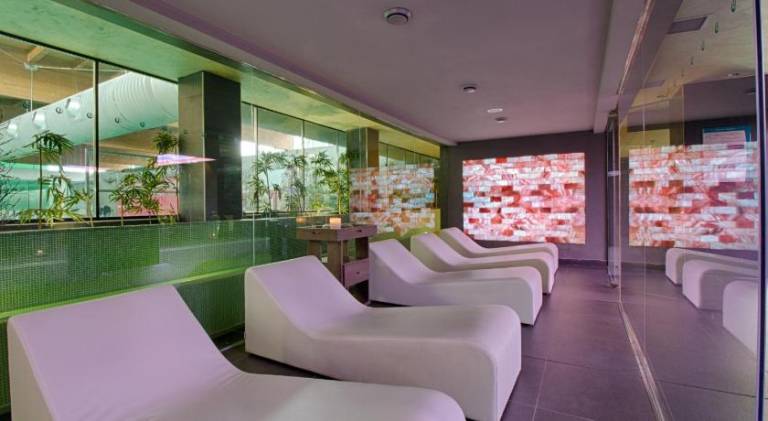 Serviced apartment with pool, hot tub & sauna | Pet-friendly — photo 5