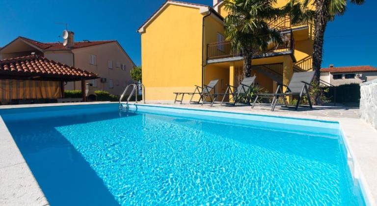 Nice holiday apartment with yard, grill & private pool | Dogs allowed — photo 3