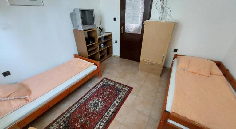 Nice house with yard, terrace & barbecue | Pet-friendly in Veszprem
