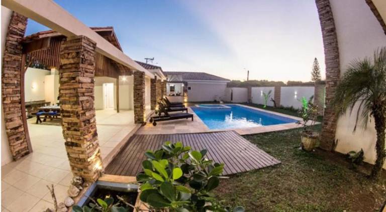Vacation home with pool | Close to the beach | Pets are welcome — photo 3