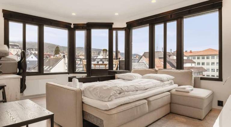 Dinbnb Apartments I Penthouse 250m From City Center I Privat Balcony — photo 2
