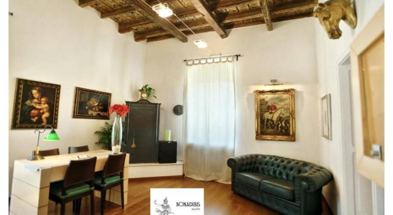 Rental apartment with 1 room for 5 persons in Trani