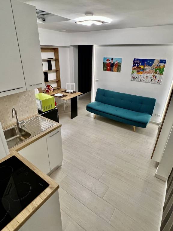 Ludo’s Flat Bari Center