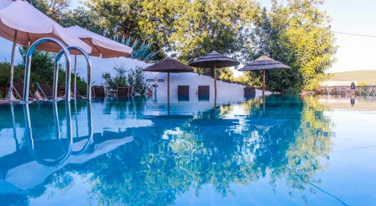 Vacation home with patio, yard & barbeque in Loulé