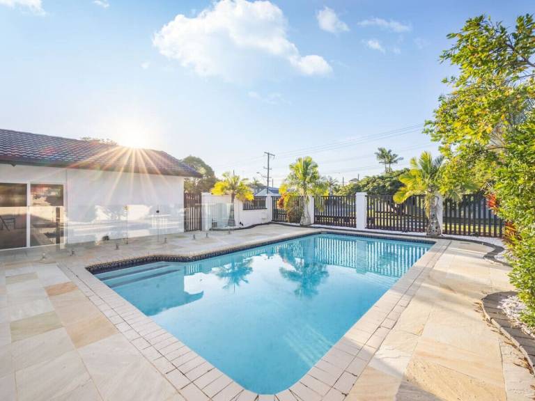 House  Benowa