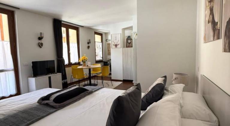 Apartment with jacuzzi & pool — photo 2