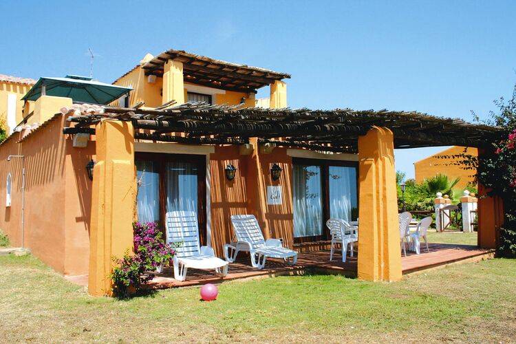Holiday apartment with pool, patio & garden — photo 5