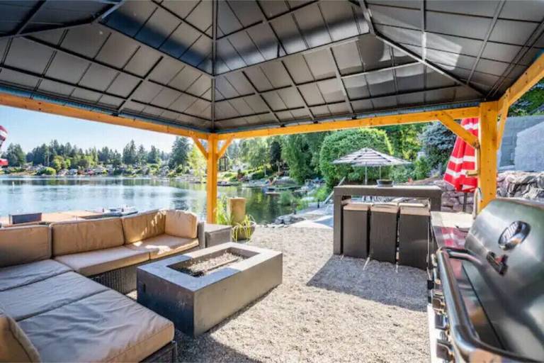 House  Lakewood