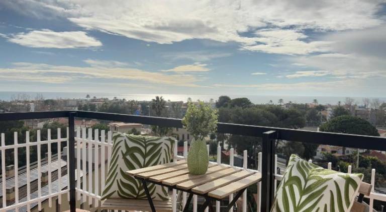Fully equipped apartment with terrace | Beach nearby | Pet-friendly in Castelldefels