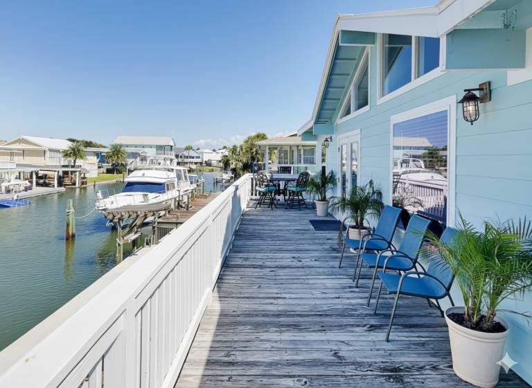 House with terrace & grill in Rockport, TX
