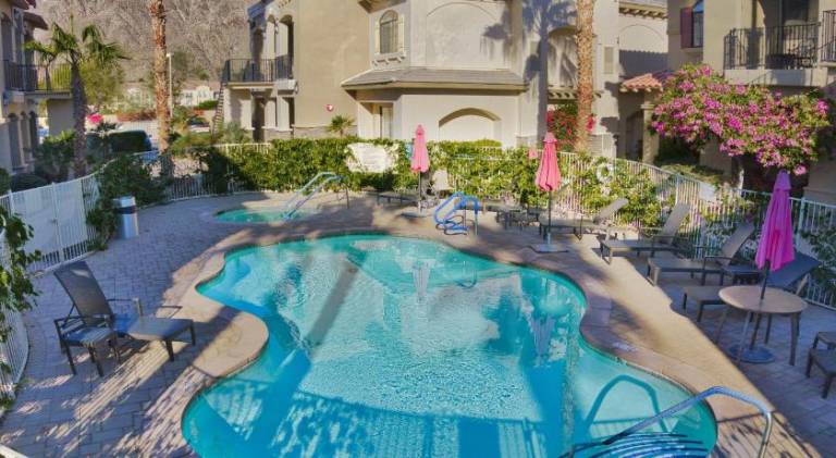 Fully equipped holiday apartment with pool, jacuzzi & patio | Perfect for remote work | Dogs allowed — photo 3