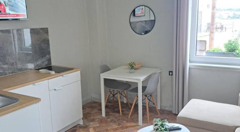 Apartment with barbecue, garden & patio — photo 2