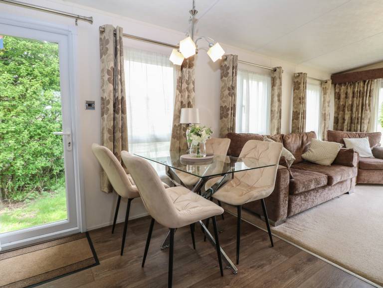 Cottage with 2 rooms for 6 persons — photo 4