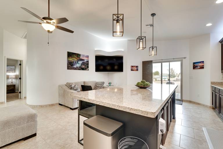 Patio & Grill: Family-Friendly Lake Havasu Home — photo 4