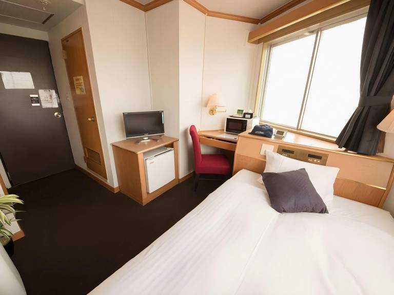 HOTEL LiVEMAX BUDGET NAHA MATSUYAMA — photo 2